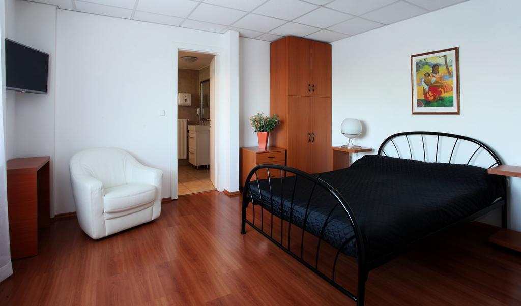 Sos Motel Hatvan Oda fotoğraf