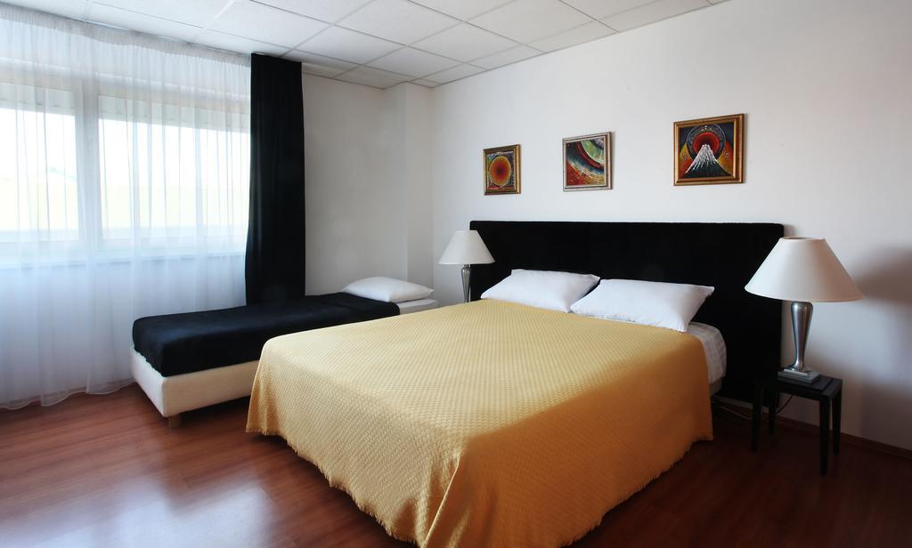 Sos Motel Hatvan Oda fotoğraf